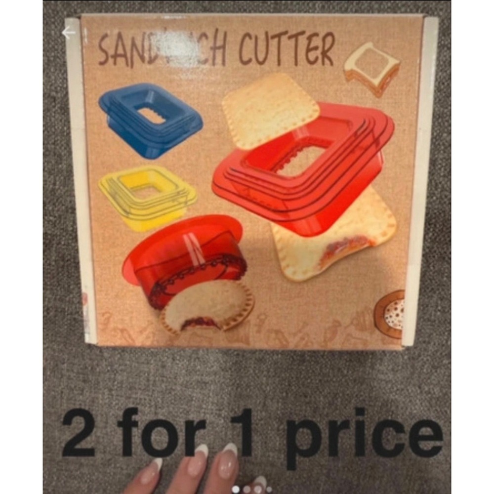 NEW 2 whole Sandwich Cutter and Sealer Set For Kids School Lunch Bear Shape New